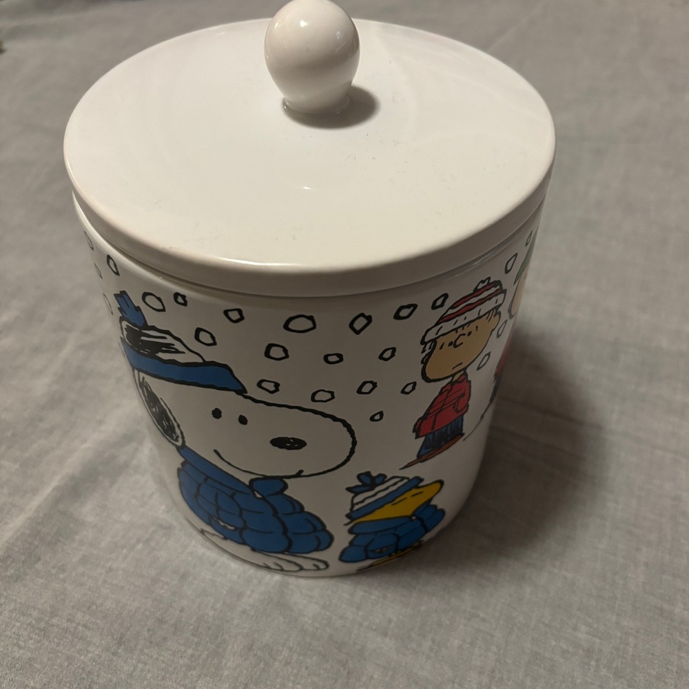 Peanuts White Ceramic Container